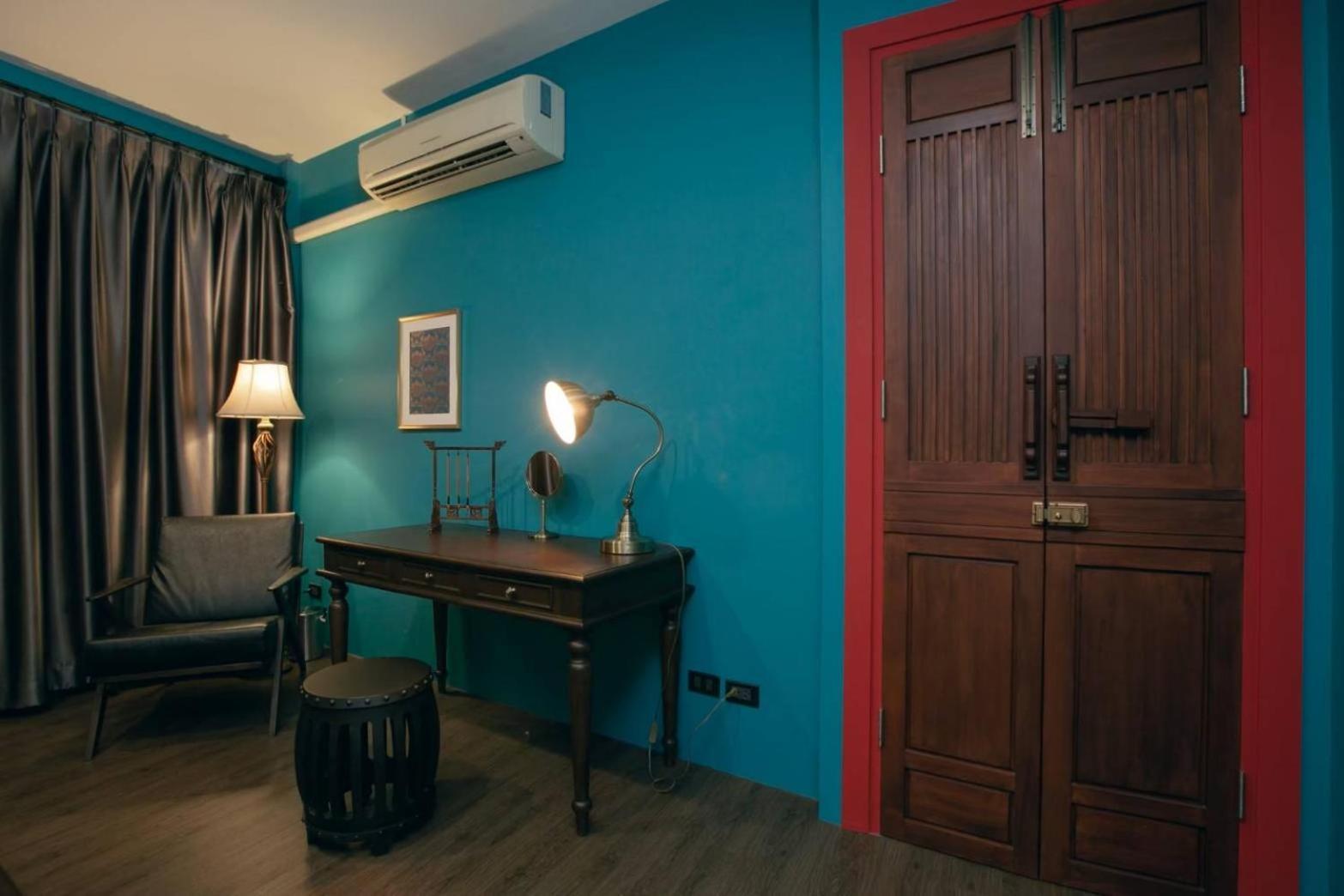 Caiyong Hometel & Cafe'S Studio بانكوك المظهر الخارجي الصورة