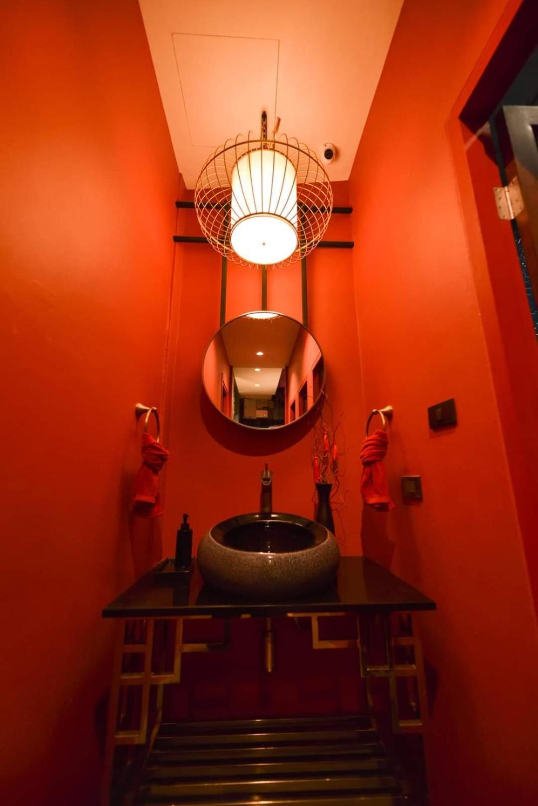 Caiyong Hometel & Cafe'S Studio بانكوك المظهر الخارجي الصورة